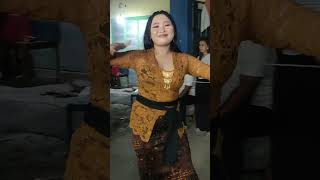 Biyuhhh lak manja cover remix music dj djremix djkarnaval beranda dance dancerkarnaval [upl. by Notyard]