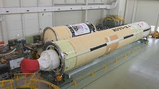 Ｈ２Ａロケットの胴体公開 みちびき４号機搭載 [upl. by Oninotna]