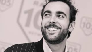 Marco Mengoni  Solo due satelliti lyrics [upl. by Salvatore]