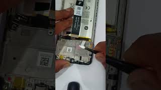 How do I remove a battery from a phoneshortvideo youtubeshorts battery [upl. by Anitaf]