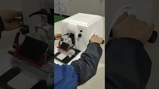 How to install and operate a manual microtome We show you with Kalsteins Rotary Microtome YR417 [upl. by Aronael330]