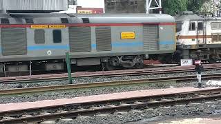 New Delhi Indore Intercity Sf Express 12416 train departure at Ujjain Junction [upl. by Kennedy]