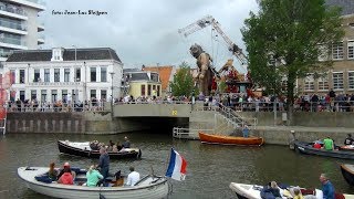 De Reuzen van Royal de Luxe in Leeuwarden 5 18082018 [upl. by Nnelg403]