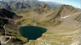 Vol en parapente du pic du midi dans les Pyrénées [upl. by Nodnelg]