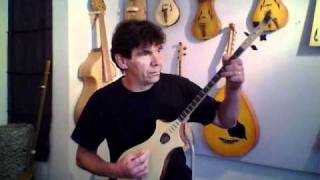 Maurache guitare sarrazine ou citole médievale de Philippe Berne luthier [upl. by Geordie]