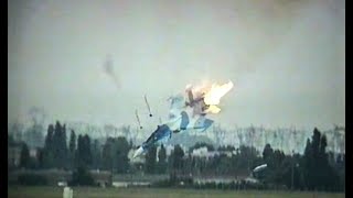 The 43rd Paris Air Show  Parisle Bourget  19990612  Sukhoi Su30MK Crash wwwaerosporthu [upl. by Hadeehuat256]