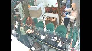 Masked Thieves Attempt to Rob Faridabad Jewellery Store Owner Fights Back Faridabad [upl. by Normy]