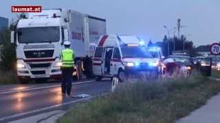 Tödlicher Verkehrsunfall mit Fußgängerin in Marchtrenk [upl. by Locin]