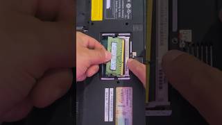 COMO CAMBIAR UNA MEMORIA RAM a laptop SONY VAIO 71312L shorts [upl. by Barney]