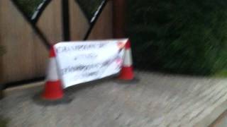 Liverpool pranksters leave banner outside Sir Alex Fergusons house [upl. by Bonne]