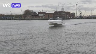 Duurzame elektrische draagvleugelboot uitgetest in Antwerpen [upl. by Admana565]