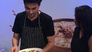 Vikas Khanna shows how to make a thin crusted pizza [upl. by Ai]