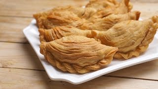 THE VERY DELICIOUS Nyonya Curry Puff  超美味的 «娘惹咖哩角» ！！！ [upl. by Quillon]