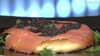 Pain perdu au saumon fumé caviar de hareng et crème à laneth par Julien Ducoté [upl. by Snave66]