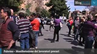 Palermo  Manifestazione dei lavoratori precari [upl. by Birck792]