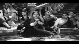 Kaun Apna Kaun Paraya 1963 Song Allah Kare Main Bhi [upl. by Gregoire]