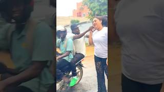 L’AGRESSION EN PLEINE RUE 🤣 viralvideo comedy shorts wedding mariage love africa couple [upl. by Aibara]