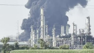 Fire at Marathon refinery in Garyville 5 [upl. by Aztiram]