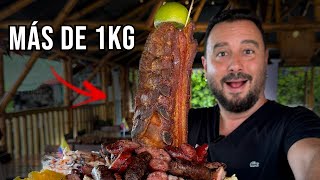 ¿El plato más GRANDE de Colombia Y su CHICHARRÓN de 12kg [upl. by Ewald]