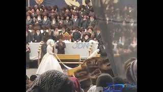 Skver Rebbe Dances Mitzvah Tantz At The Skver  Kretchnif Wedding  Menachem Av 5783 [upl. by Nave]