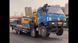 Truck fail compilation【E28】Top dangerous moments of truck driving，trucks failsfeel sad for trucks [upl. by Einaoj]