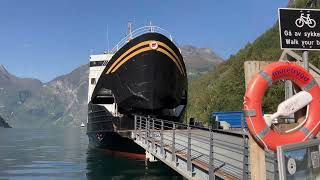 MF VeÃ¸y Ankomst Geiranger [upl. by Enelyam977]