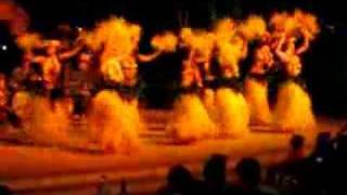 Spectacle de danse tahitienne au beach comber [upl. by Oileduab]