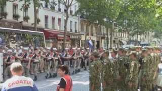 La Légion Etrangère place de la Madeleine détachement Croate 14 juillet 2013 [upl. by Annabal]