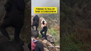 Pendaki ultralight yang sesungguhnya ‼️mendaki gunung serasa ke mall [upl. by Atiekan]