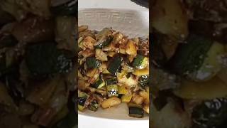 Courgettes sautées à lail 😋😋😍 food viralvideo légumes poêle fypシ゚viral fypシ゚ fyp fypage [upl. by Euqitsym]