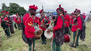 Royal Army of Oman Pipe Band entertain the crowds at Bridge of Allan Highland Games 2024 [upl. by Egduj633]