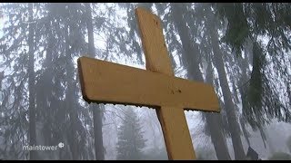 Gruselige Entdeckung auf Friedhof in Schlangenbad [upl. by Irabaj]