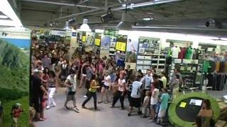 flash mob Decathlon Bailleul France [upl. by Nolos502]