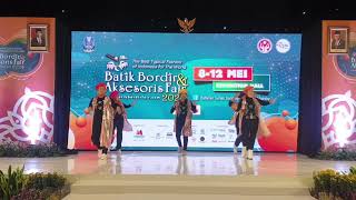 BAILA MORENA Line Dance Koreo Bambang Satiyawan Demo by MERR GRACE [upl. by Honan]