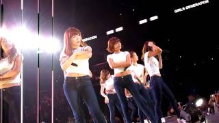 SNSD 소녀시대 Gee SM Town 2010 Los Angeles Staples Center [upl. by Jessamyn]