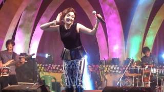 Dum Maaro Dum  Monali Thakur Live Performance  Monali Thakur Live Performance  Haldia Trade Fair [upl. by Fawna265]