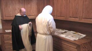 Dominican Rite Low Mass Commentary A2 Vestments [upl. by Yelkreb]