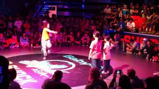 20120929 TOMOKO san amp MIHO san Marjoramjapan GIRL 2VS2 BATTLE GUEST [upl. by Yajiv311]