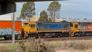 DL 9158 DCP 4663 with Train 229 passing Wairere drive bridge Hamilton NIMT [upl. by Mariann991]