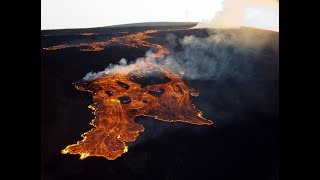 Quelle différence y atil entre les volcans gris et les volcans rouges  Gilles Chazot [upl. by Kcirdek]