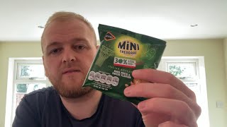 Jacob’s Basil Pesto amp Cheese Flavour Mini Cheddars  Review [upl. by Marcellus]