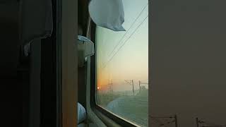 Pal bhar thahar jao  Beautiful ☀️ sun rises Nature🌿🍃 alkayagnik song traintravel [upl. by Eiramac]