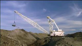 Worlds Biggest Dragline Bucyrus 8200 [upl. by Anitsud319]