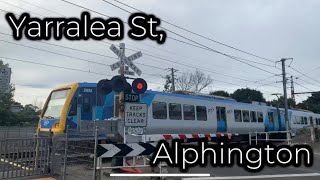 Yarralea St Alphington Level Crossing 27092024 [upl. by Ariamat814]