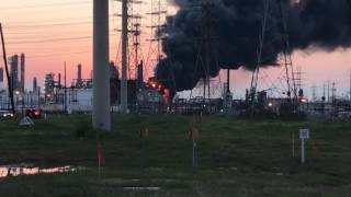 Firefighters responding at lyondellbasell plant in Houston  firefighting [upl. by Lokcin496]