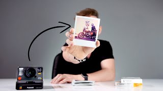 How to use a POLAROID CAMERA correctly  Polaroid OneStep 2 [upl. by Brelje]