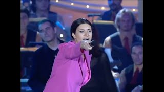 Laura Pausini  UnEmergenza DAmore  Un disco per lestate 1999 HD [upl. by Abbate]