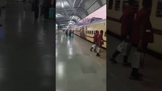 01028 Gorakhpur special train arrives Ranikamlapati station [upl. by Oneladgam]