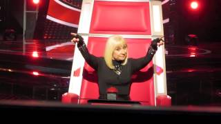 RAFFAELLA CARRA quotMa che musica maestroquot live 2013 [upl. by Tiertza]