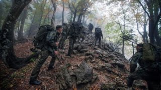 Gebirgsjäger beim Leistungsmarsch – Jager Rallye 2014  Bundeswehr [upl. by Nylyak768]